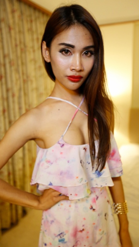 chuda ladyboy pornograficzne kolekcja