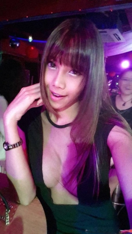 teenager ladyboy perfekt xxx fotos