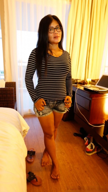 thai milf beautiful naked photos