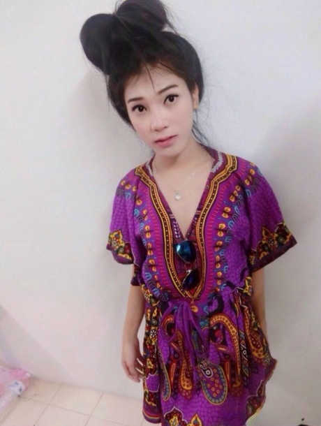 petite ladyboy belle qualité galerie