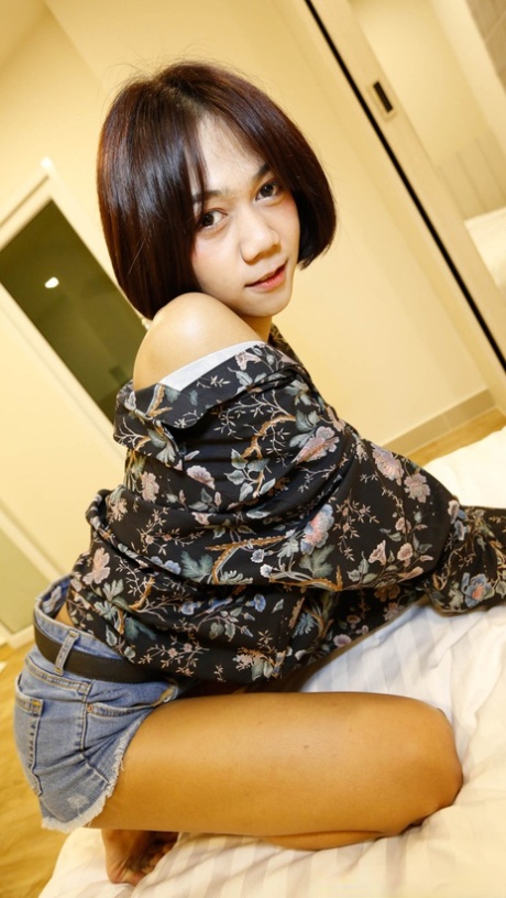 teen ladyboy pornographic pictures