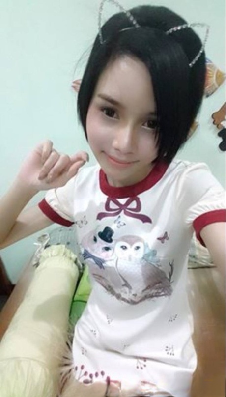 femboy nudo pornografico archivio