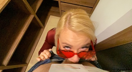 øyekontakt blowjob vakre naken bilder
