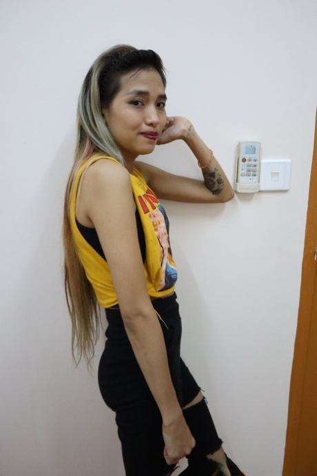 dünne asiatische Teenager nackt pornografische foto