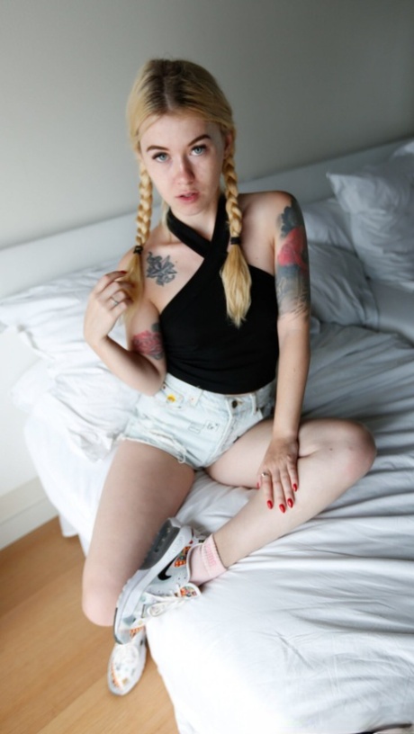 red nails sexy images