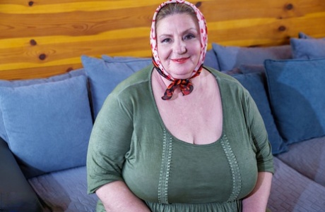 granny big boobs hot porn pic