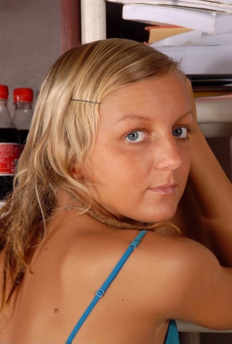 faccia da Giovane sexyxxx immagini