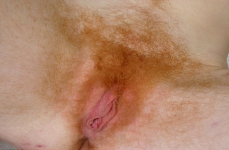 haarige Rothaarige erwachsene porno bild
