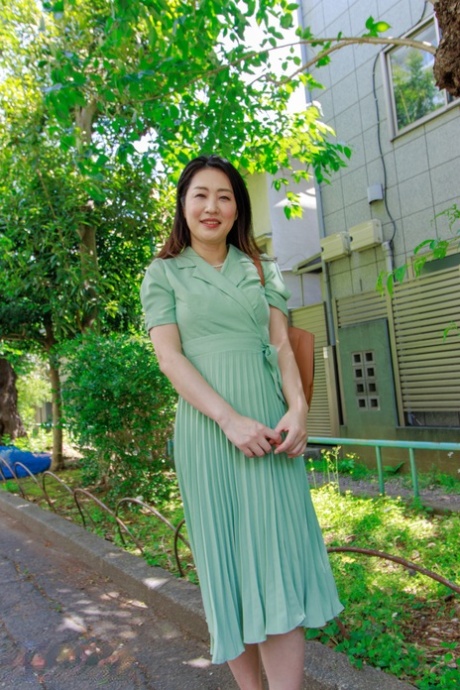 asian mature pretty picture