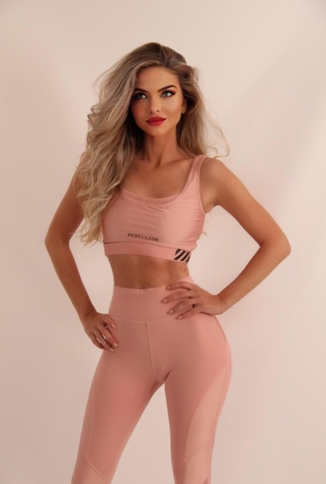 modelo delgada pornografico xxx galería