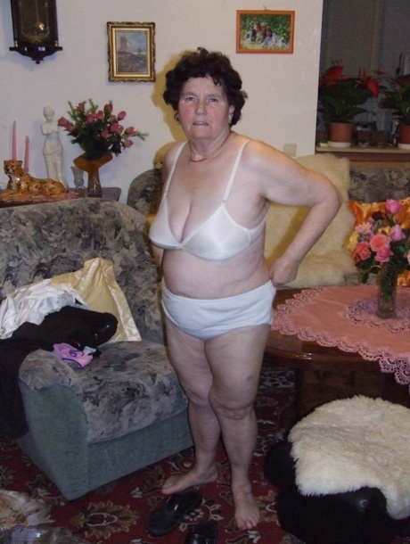 morena de peitos pequenos pornografia grátis galeria