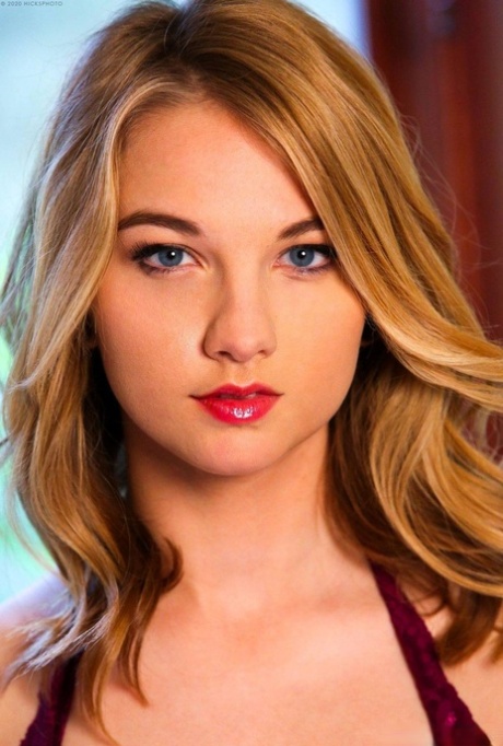 red lipstick nude pics