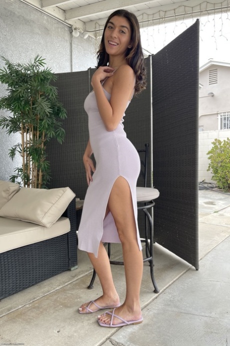 latina feet nudes gallery