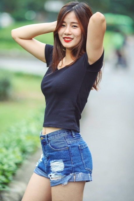 asiatische Shorts freie nackten bild