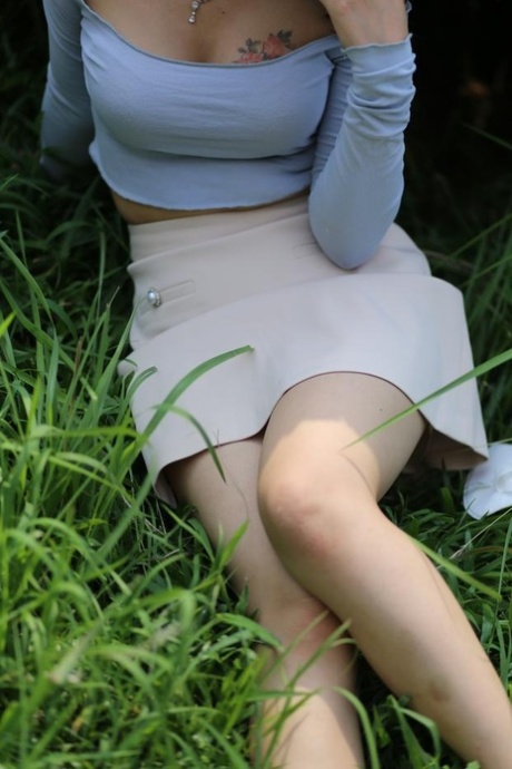 アジアのスカート 無料裸 写真