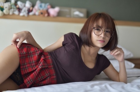 schoolgirl skirt xxx photo