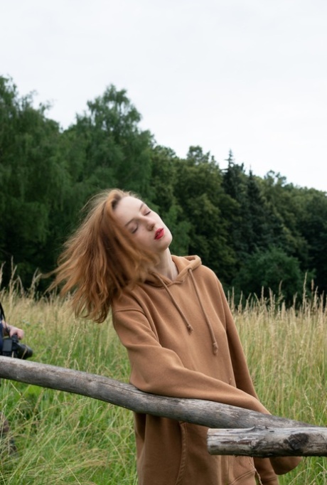 ショートヘアの射精 美しい 写真