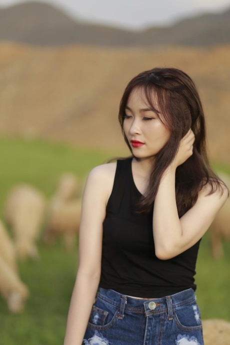 asiatisk utendørs erotisk eksklusiv bilder