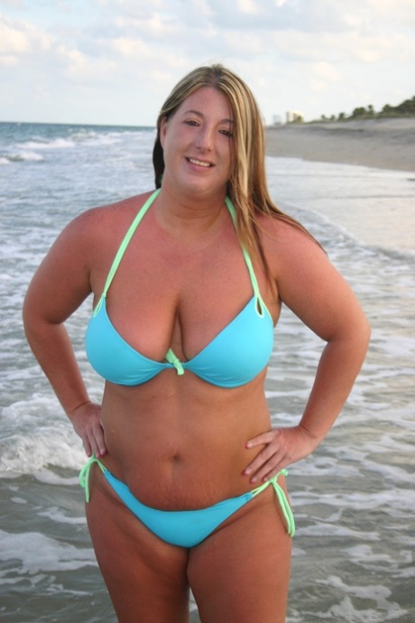 thick bikini hot naked img