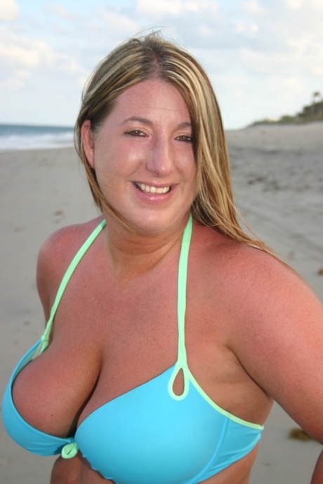 amateur beach beautiful nude pics