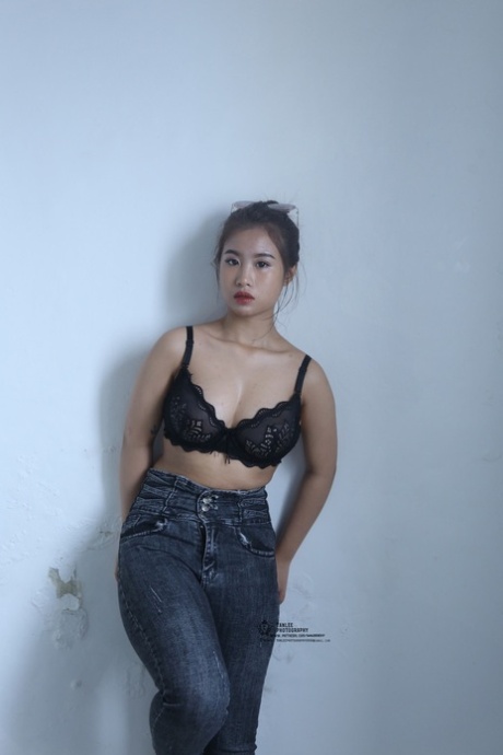 curvy asian nude galleries
