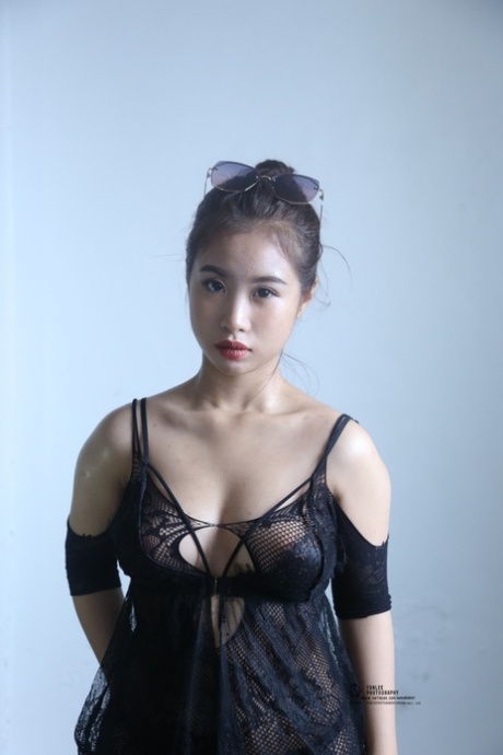 curvy lingerie porn image