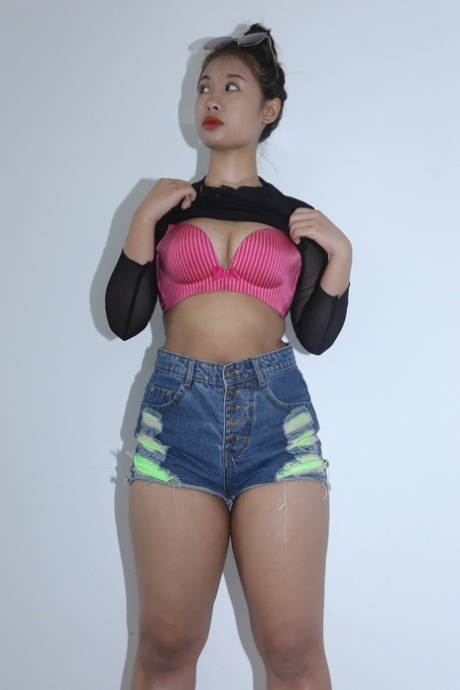 asian shorts hot naked photos