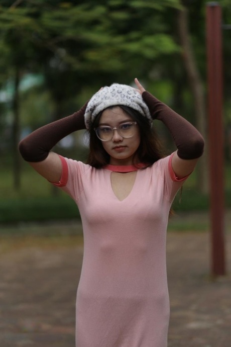 瘦书呆子 美麗的色情 圖片
