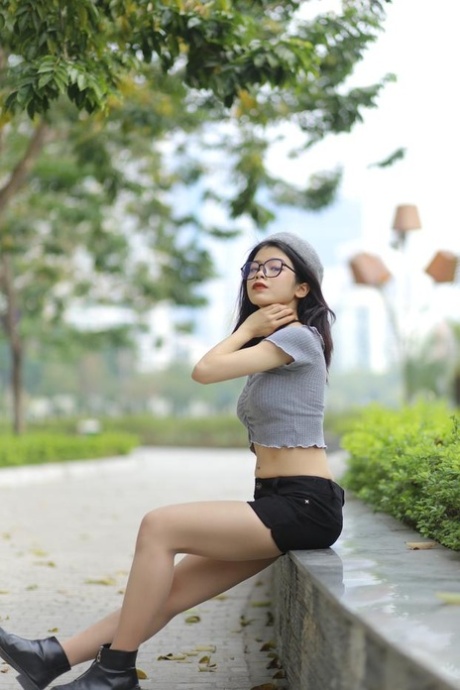asian shorts hot naked photo