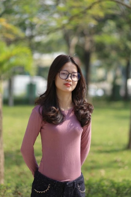 亚洲眼镜 美麗的色情 畫廊