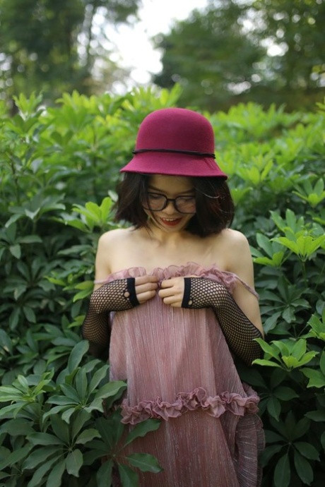 nerdy teen free nude photo