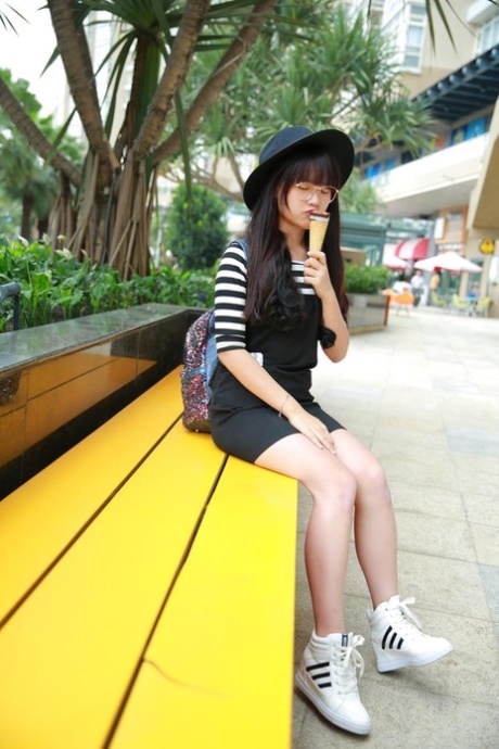 asian public xxx galleries