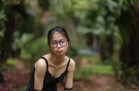 petite asian sexy nude archive