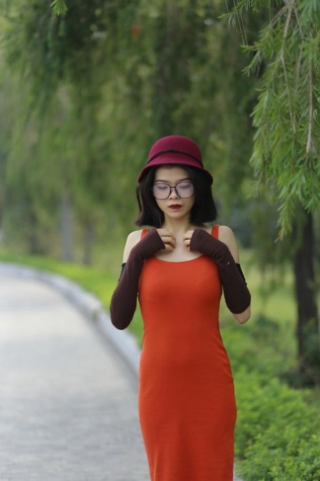cheveux courts asiatiques assez nue collection