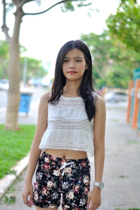 asian shorts free sexy pic
