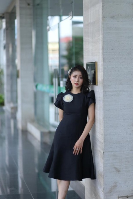 asian skirt hot porn photos