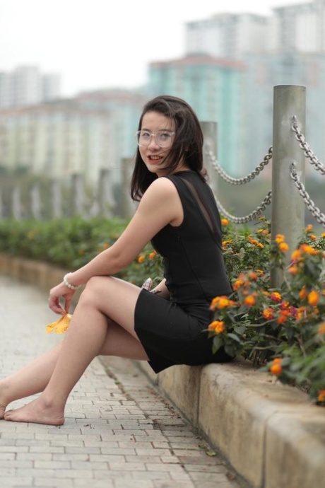 gonna asiatica erotico di alta qualità foto