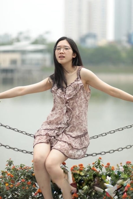 occhiali asiatici xxx nudo foto