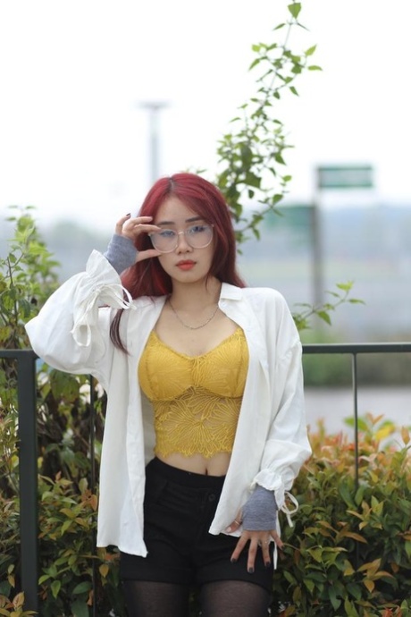 asian outdoor sexy picture