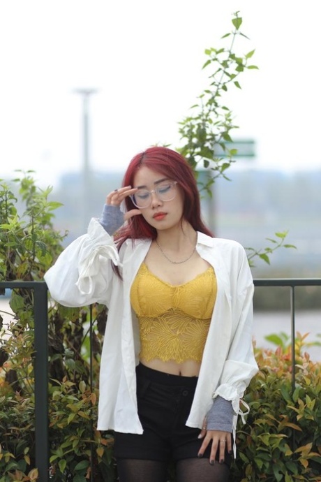redhead glasses hot naked photos