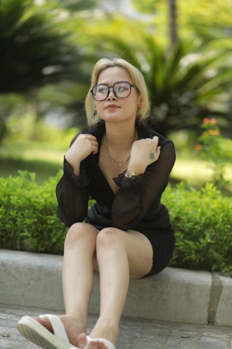 skinny nerd exclusive pic