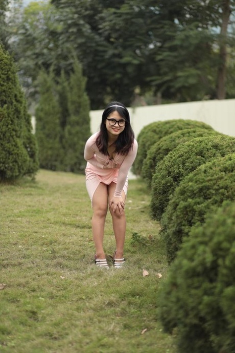 asian outdoor sexy nude image