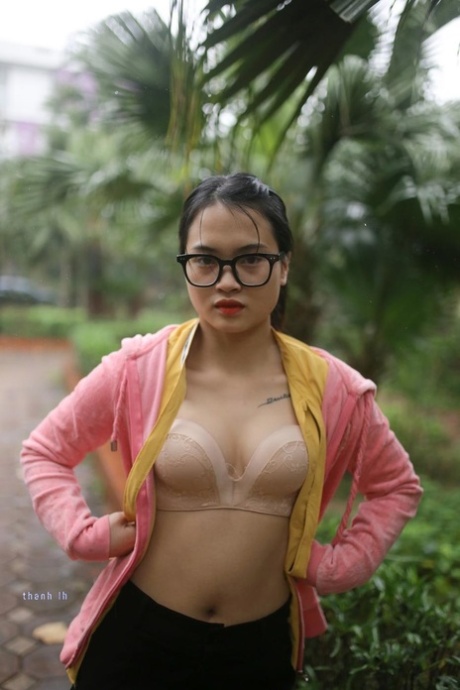 セクシーなオタク 無料裸 画像