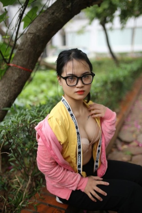 书呆子眼镜 色情 圖片