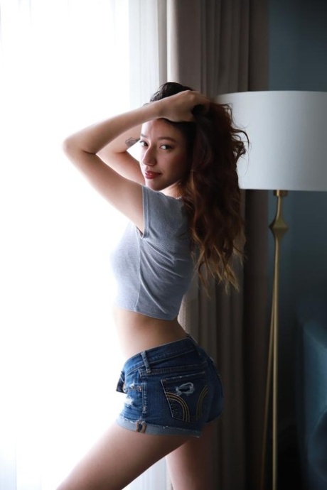 zierliche Latina porno freie bilder