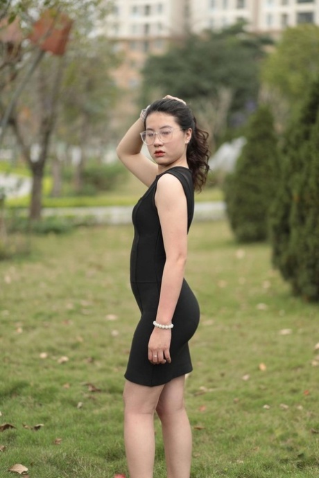 tight dress beautiful naked pictures