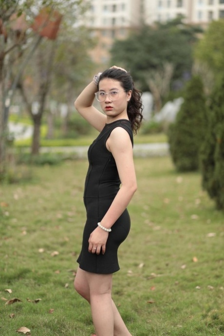 asian teen naked picture