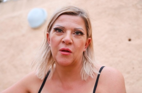 bbw en extérieur sexe nu des photos