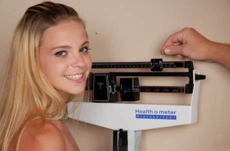 blondýnka dospívající špičková vysoká kvalita obrázek