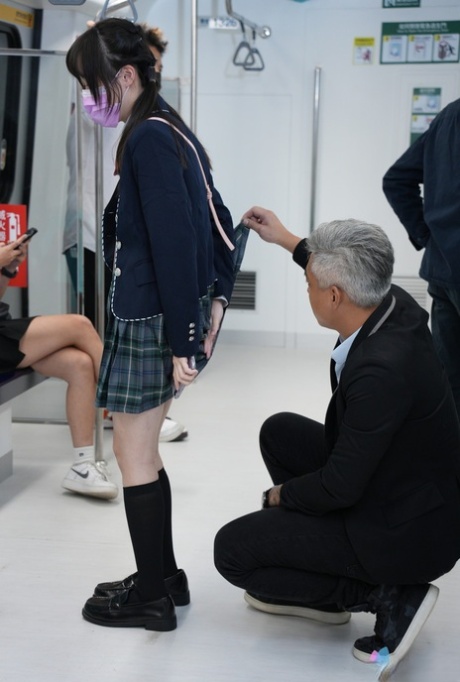 asian schoolgirl hot archive